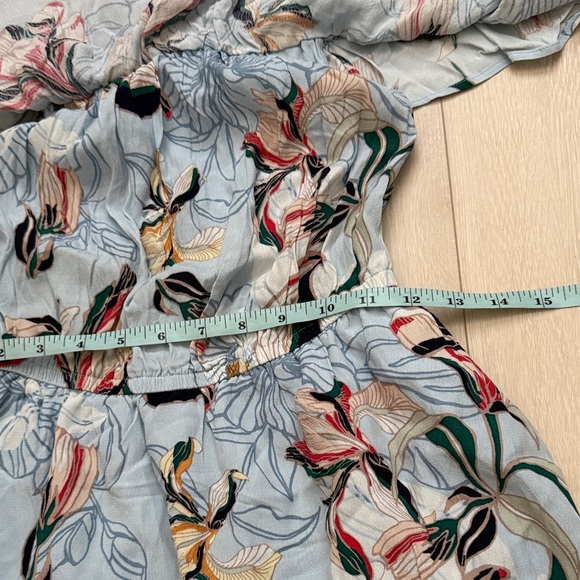 3/$10 cupcakes & cashmere Off The Shoulder Floral Dress in Light Blue and Pink - Picture 6 of 8